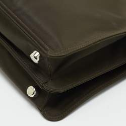 مملوكة مسبقًا حقيبة يد علوية فندي بيكابو أي سى يو صغيرة جلد أبيض