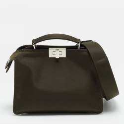 مملوكة مسبقًا Fendi Peekaboo Iseeu Small Olive Green Nylon Top Handle Bag