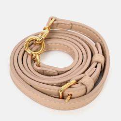 مملوكة مسبقًا حقيبة كلتش فندي شيرلينغ وردي صغيرة فيرست مع حزام