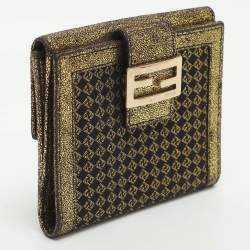 مملوكة مسبقًا Fendi Baguette Gold Canvas and Leather Bifold Wallet