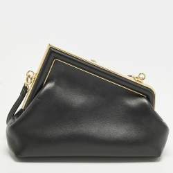 مملوكة مسبقًا حقيبة كلتش جلد أسود صغيرة فيندي فيرست