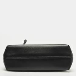 مملوكة مسبقًا حقيبة كلتش جلد أسود صغيرة فيندي فيرست