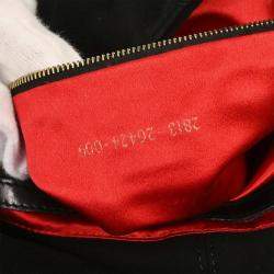 مملوكة مسبقًا Fendi Black Suede Baguette Handbag