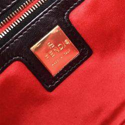 مملوكة مسبقًا Fendi Black Suede Baguette Handbag