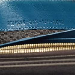 مملوكة مسبقًا Fendi Blue/Tobacco Pequin Canvas Zip Around Wallet