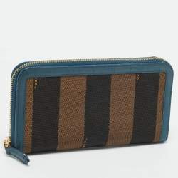 مملوكة مسبقًا Fendi Blue/Tobacco Pequin Canvas Zip Around Wallet