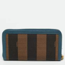 مملوكة مسبقًا Fendi Blue/Tobacco Pequin Canvas Zip Around Wallet