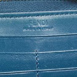 مملوكة مسبقًا Fendi Blue/Tobacco Pequin Canvas Zip Around Wallet