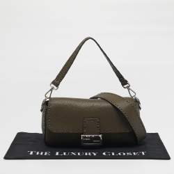 مملوكة مسبقًا حقيبة كتف فندي باغيت سيليريا جلد بني زيتوني