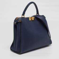 مملوكة مسبقًا Fendi Peekaboo Iconic Large Navy Blue Leather Essentially Top Handle Bag