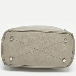 مملوكة مسبقًا حقيبة دلو فيندي جلد سيليريا رمادي آنا