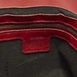 Pre Owned حقيبة كتف فندي باغيت كبيرة حمراء زوكا بنقشة جلد منقوش