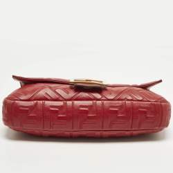 Pre Owned حقيبة كتف فندي باغيت كبيرة حمراء زوكا بنقشة جلد منقوش