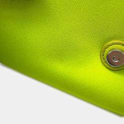 Pre Owned ```json
{"name": "Fendi Baguette Phone Pouch Light Green/Brown Satin", "name_ar": "حقيبة هاتف باغيت فنندي ساتان أخضر فاتح/بني"}
```