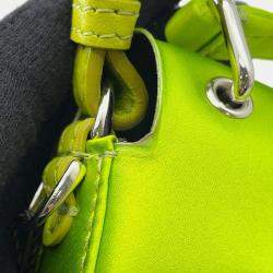 Pre Owned ```json
{"name": "Fendi Baguette Phone Pouch Light Green/Brown Satin", "name_ar": "حقيبة هاتف باغيت فنندي ساتان أخضر فاتح/بني"}
```