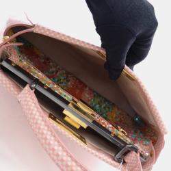 مملوكة مسبقًا Fendi Medium Peekaboo
