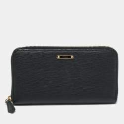 مملوكة مسبقًا Fendi Zip Black Leather Continental Wallet