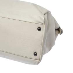 Pre Owned Fendi Off White Leather Large Peekaboo Top Handle Bag