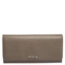 Pre Owned Fendi Beige Leather Flap Continental Wallet