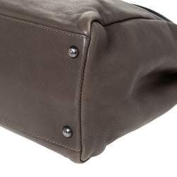 Pre Owned Fendi Grey Leather Large Peekaboo Top Handle Bag