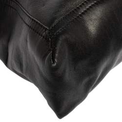 مملوكة مسبقًا حقيبة كتف فندي ماكسي باغويت جلد سوداء بقلاب