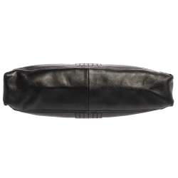 مملوكة مسبقًا حقيبة كتف فندي ماكسي باغويت جلد سوداء بقلاب