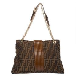 Pre Owned حقيبة كتف فندي ماكسي باغيت جلد سوداء بقلاب