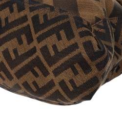 Pre Owned حقيبة كتف فندي ماكسي باغيت جلد سوداء بقلاب