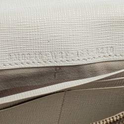 مملوكة مسبقًا Fendi Peach Leather Logo Flap Continental Wallet