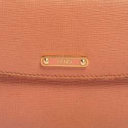 مملوكة مسبقًا Fendi Peach Leather Logo Flap Continental Wallet