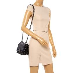 مملوكة مسبقًا حقيبة كروس فندي كان آي صغيرة خرز جلد و جلد ثعبان أسود و أزرق كحلي