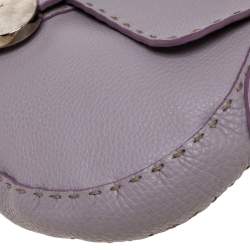 مملوكة مسبقًا حقيبة كتف فندي سيليريا جلد بنفسجي فاتح