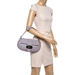 مملوكة مسبقًا حقيبة كتف فندي سيليريا جلد بنفسجي فاتح