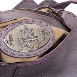 مملوكة مسبقًا حقيبة كتف فندي سيليريا جلد بنفسجي فاتح