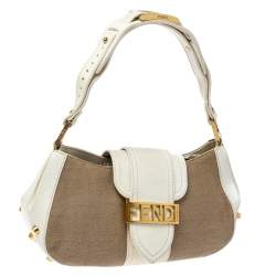 مملوكة مسبقًا Fendi Beige/White Zucca Canvas and Leather Vintage Flap Baguette Shoulder Bag