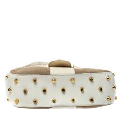 مملوكة مسبقًا Fendi Beige/White Zucca Canvas and Leather Vintage Flap Baguette Shoulder Bag