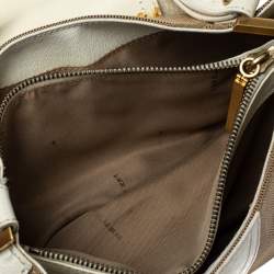 مملوكة مسبقًا Fendi Beige/White Zucca Canvas and Leather Vintage Flap Baguette Shoulder Bag