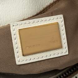 مملوكة مسبقًا Fendi Beige/White Zucca Canvas and Leather Vintage Flap Baguette Shoulder Bag