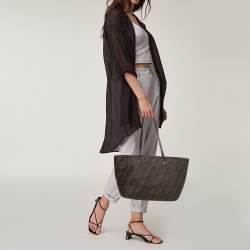 مملوكة مسبقًا Fendi Tobacco Zucca Coated Canvas Spalmati Roll Shopper Tote
