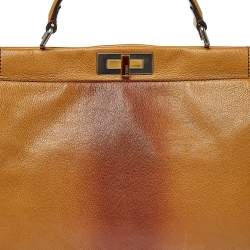 Pre Owned حقيبة فندي بيكابو كبيرة يد علوية جلد اومبر بني و بني فاتح مع بطانة شعر عجل 