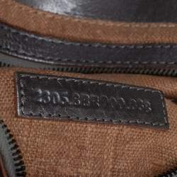 Pre Owned Fendi Silver Zucca Leather Medium Whipstitched Baguette Bag