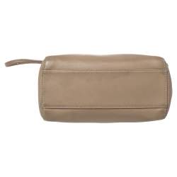 مملوكة مسبقًا حقيبة فندي بيكابو جلد بيج يد علوية صغيرة