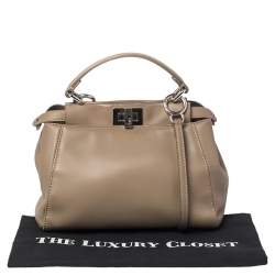 مملوكة مسبقًا حقيبة فندي بيكابو جلد بيج يد علوية صغيرة