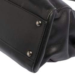 مملوكة مسبقًا Fendi Black Leather Medium Peekaboo Top Handle Bag