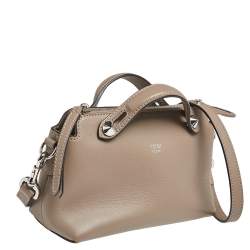 مملوكة مسبقًا حقيبة كروس فندي باي ذا واي ميني جلد بيج