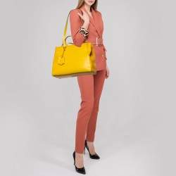 Pre Owned Fendi Yellow Leather Medium 2Jours Tote