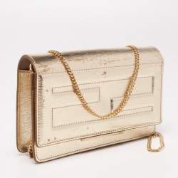 Pre Owned محفظة فندي تيوب أون جلد ذهبي لامع بسلسلة