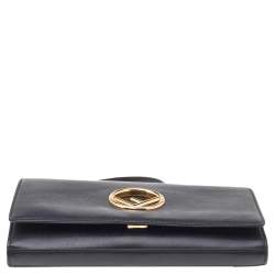 مملوكة مسبقًا Fendi Black Leather Kan I F Wallet On Chain Clutch