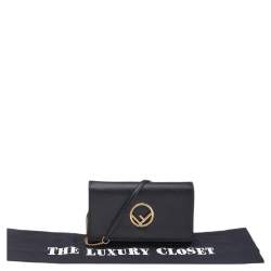 مملوكة مسبقًا Fendi Black Leather Kan I F Wallet On Chain Clutch