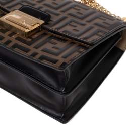 مملوكة مسبقًا حقيبة كتف فندي كان يو جلد زوكا بني-أسود صغيرة